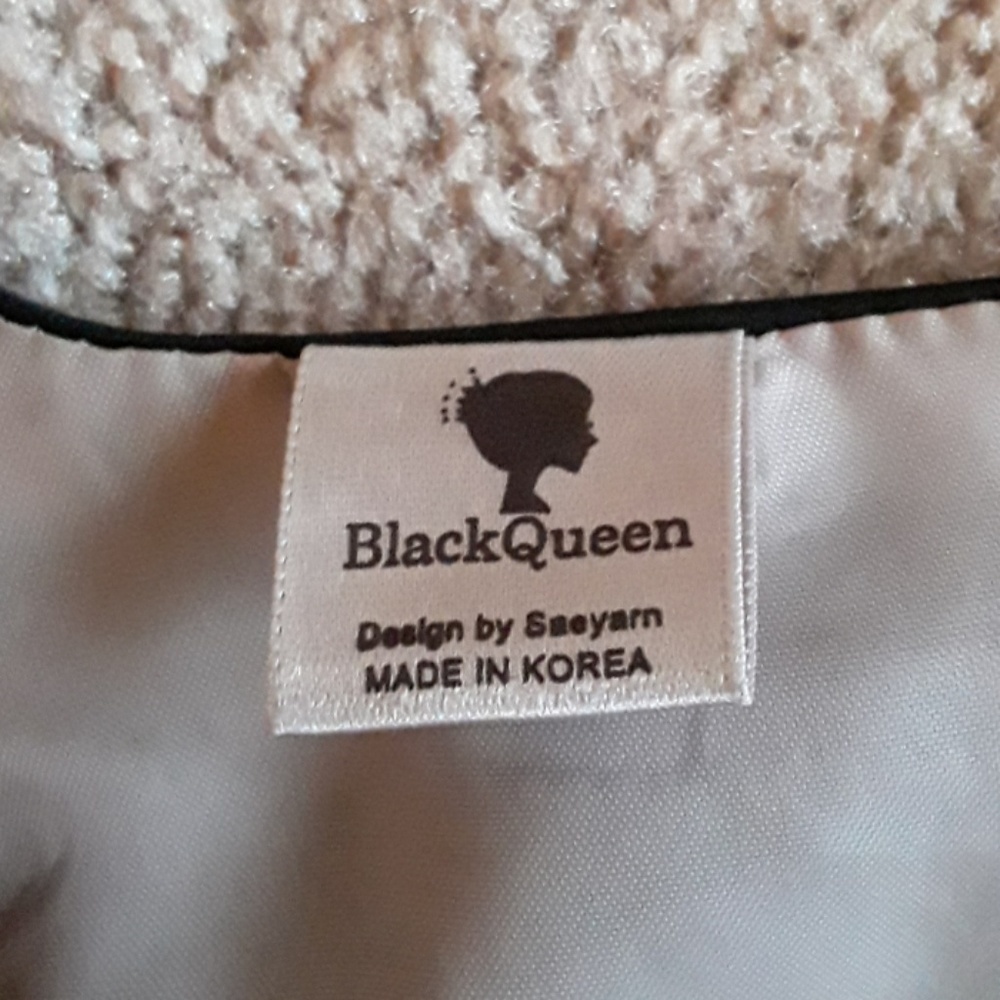 Cream and black dress amazing detail - Picture 5 of 5